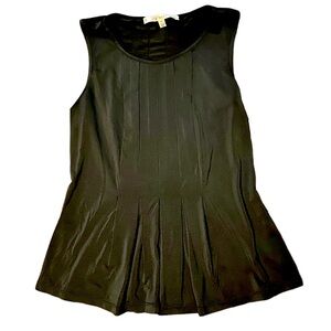 Cute sleeveless, business casual, black top with pleats, stretchy M